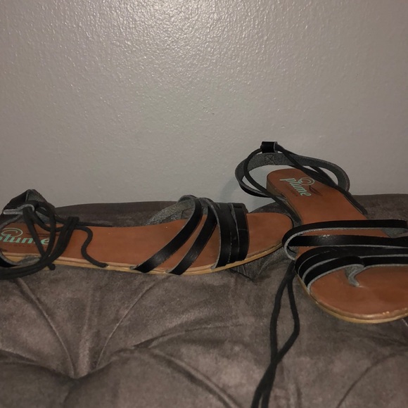 Plume black gladiator sandals - Picture 2 of 3